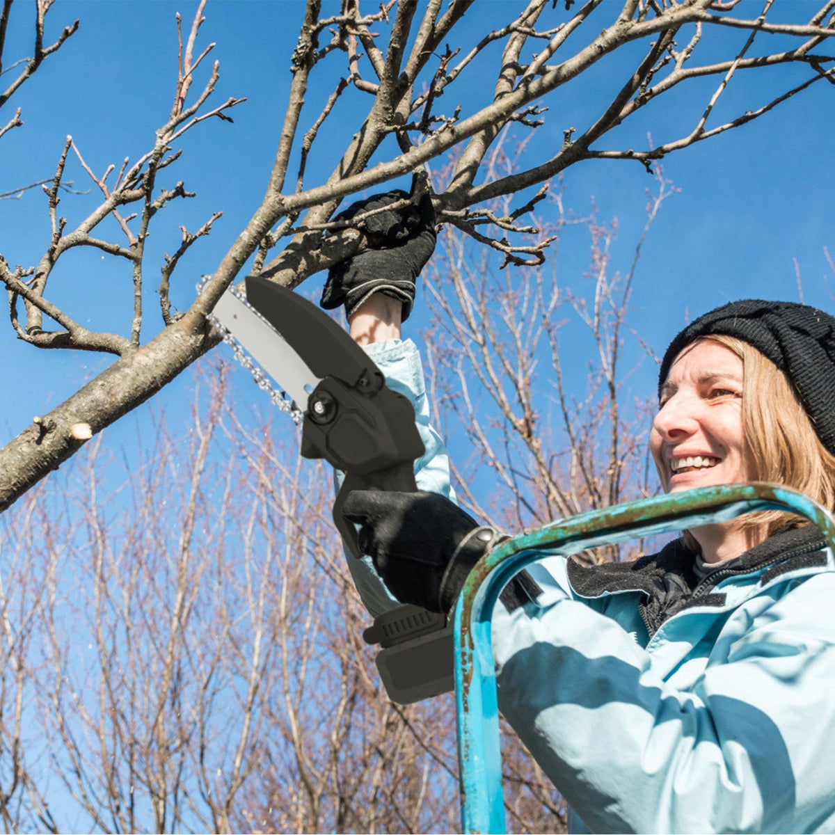 Cordless Mini Chainsaw Kit with 4 & 6 in. Chains